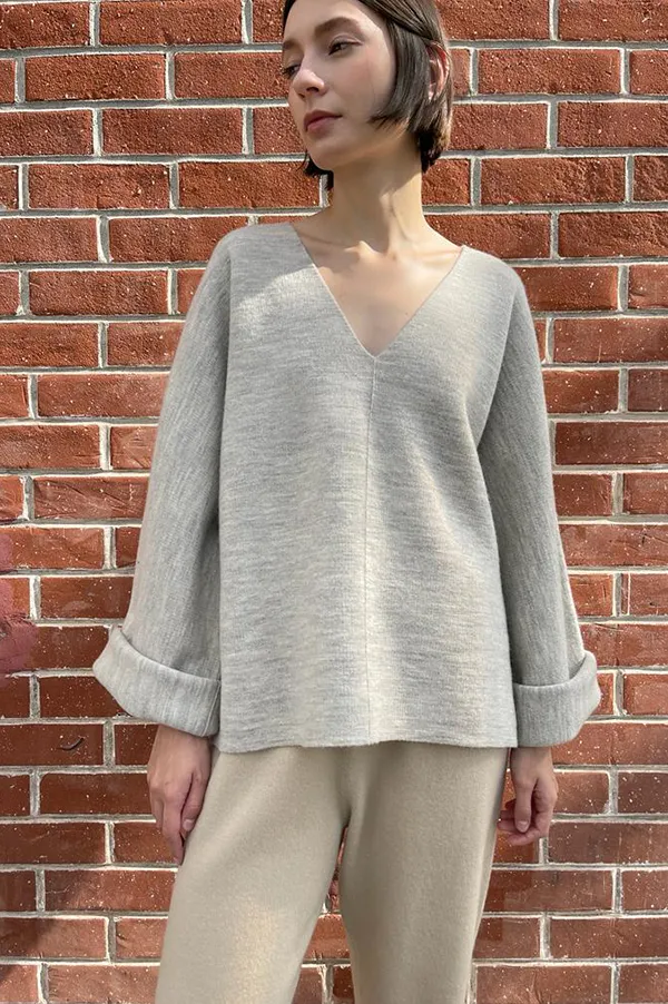 Double Knit V-Neck Sweater in Carrara