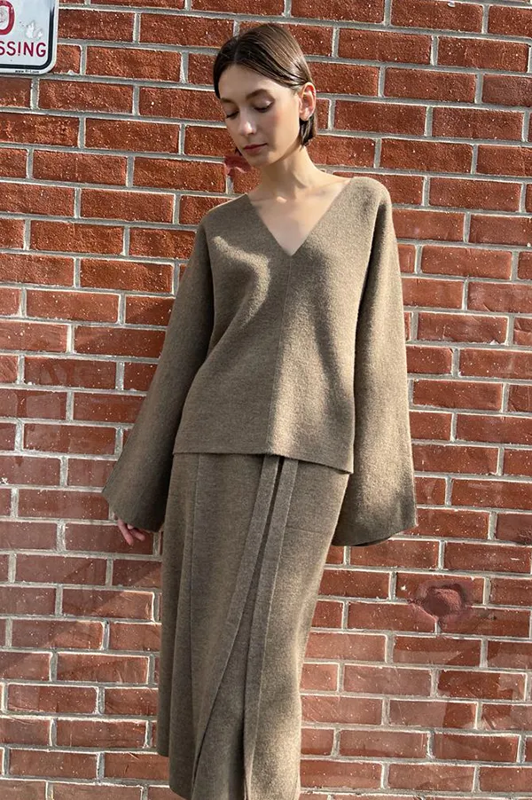 Double Knit V-Neck Sweater in Mushroom