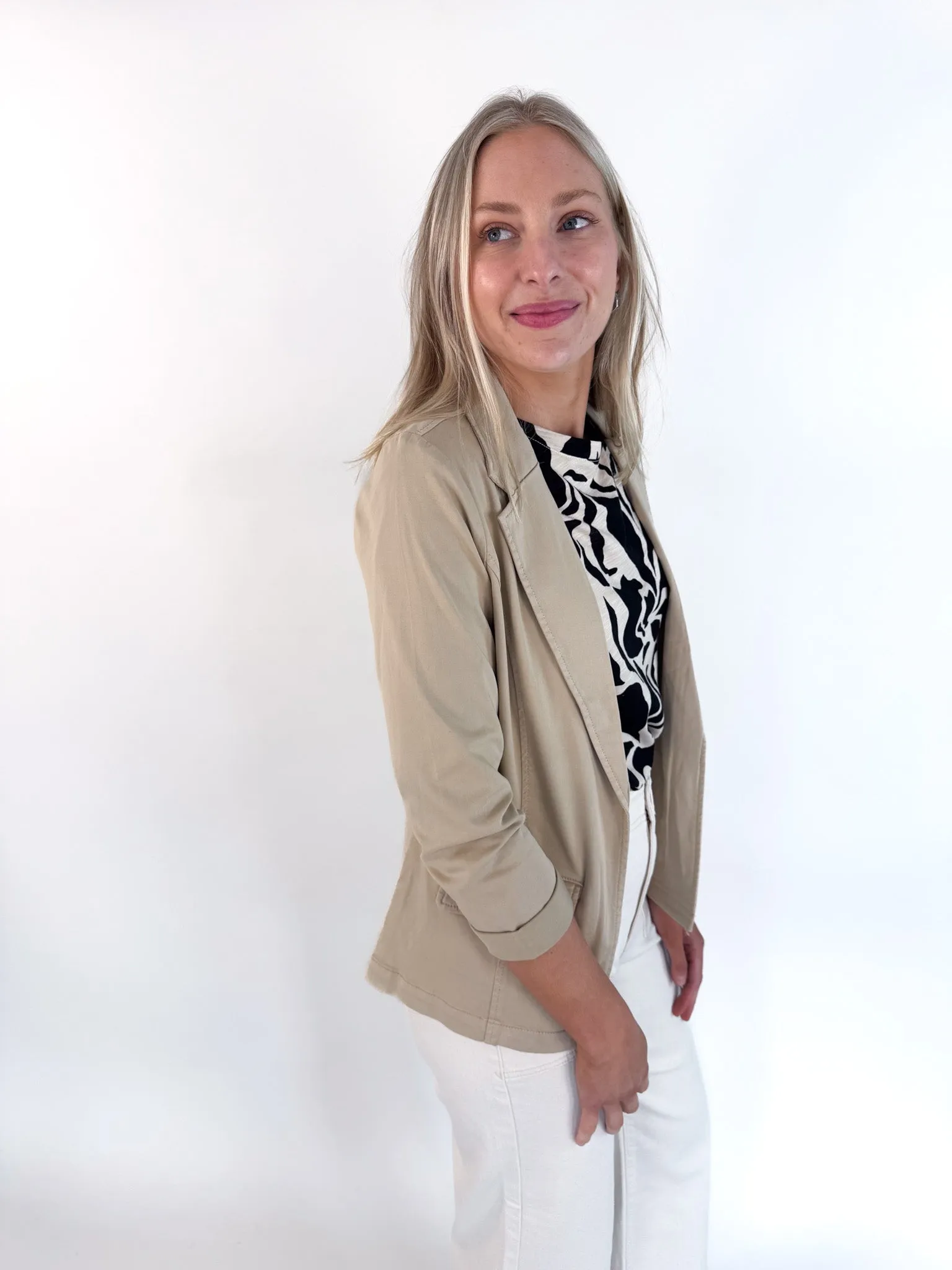 Kelly Cappuccino Fitted Blazer