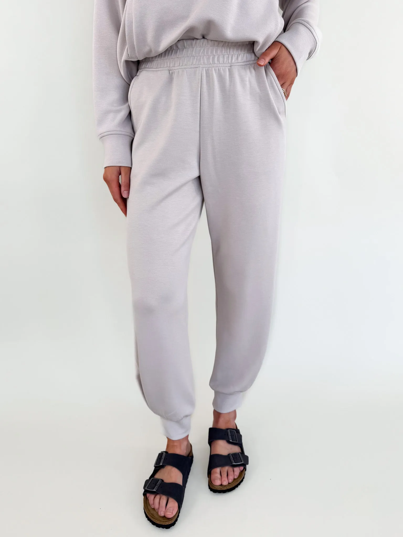 Rae Modal Scuba Jogger